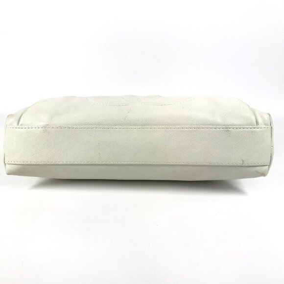 CHANEL White Caviar Leather Logo Shoulder Bag - Picture 5 of 15